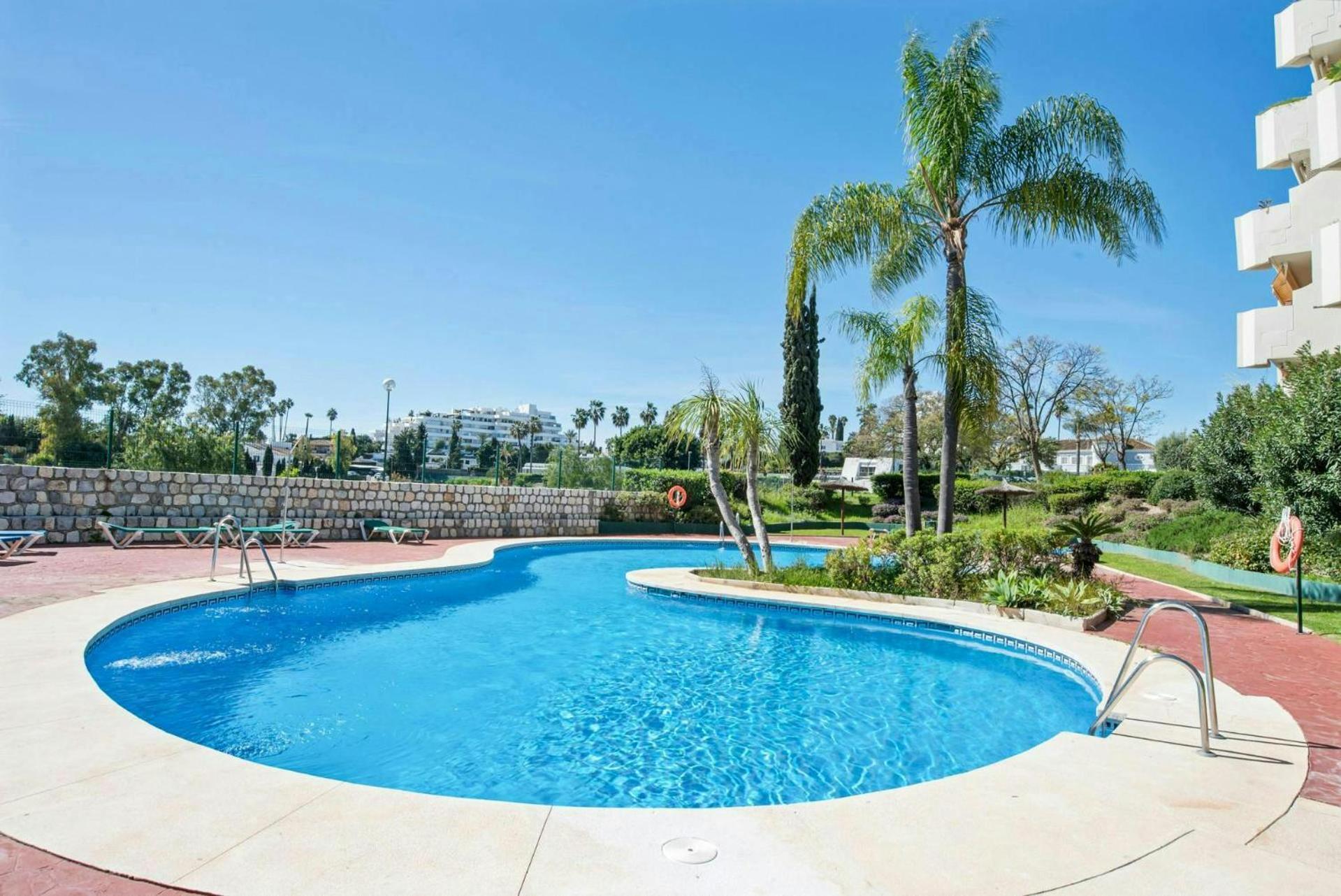 Apartamento En Guadalmina Con Vistas Al Golf *