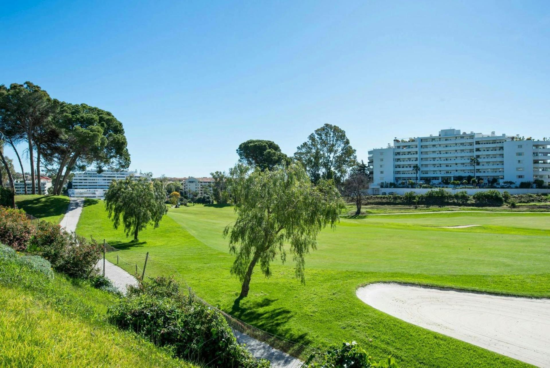 En Guadalmina Con Vistas Al Golf Apartamento *